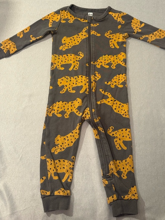 Tea Collection Other - Tea Collection Black Baby Tee - Simple Crew Neck